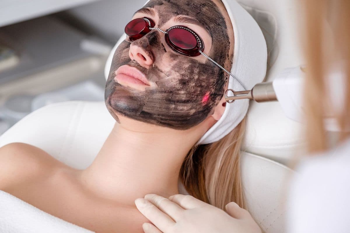 Carbon Laser Hollywood Facial For Women