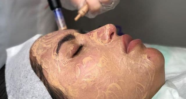 BB Glow Makeup