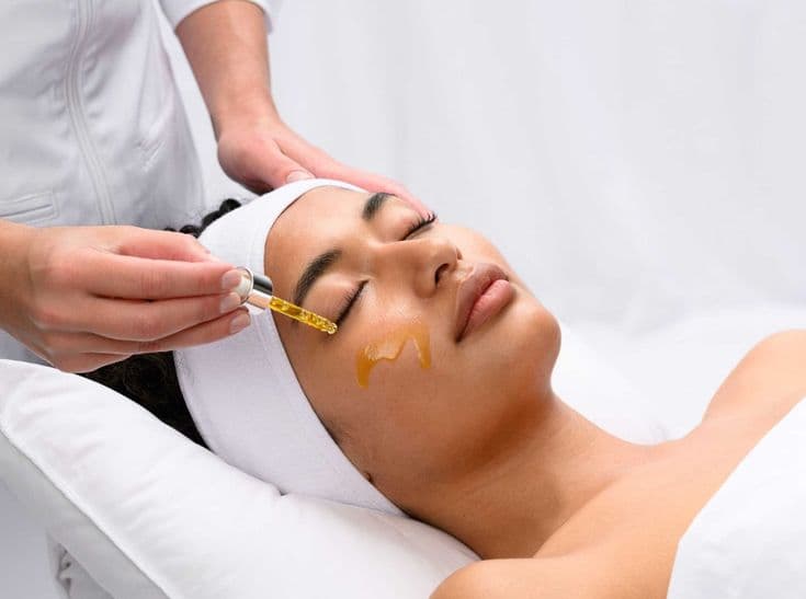 Lactic Chemical Peel For Women